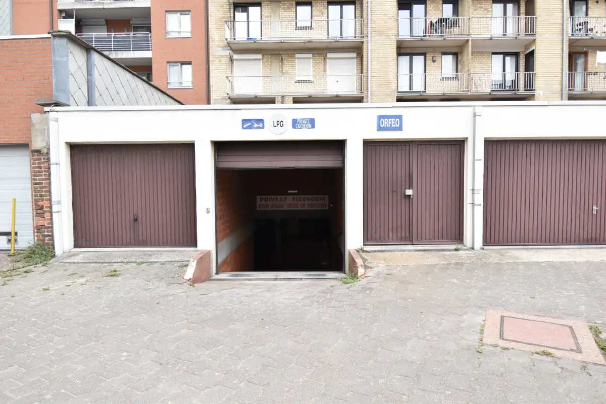Parking & garage te  koop in Knokke 8300 95000.00€  slaapkamers m² - Zoekertje 548520