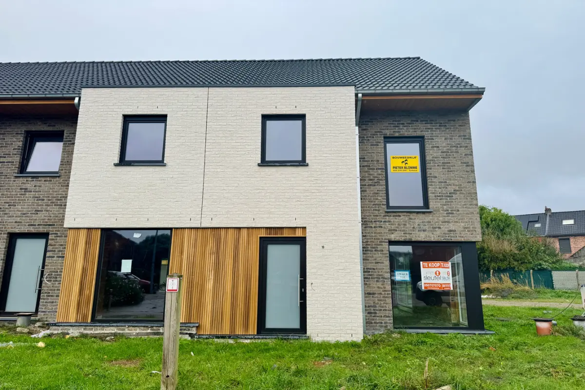 Huis te  koop in Assebroek 8310 393000.00€ 5 slaapkamers m² - Zoekertje 548551