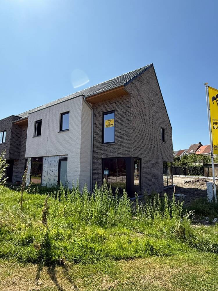 Huis te koop in Assebroek 8310 393000.00€ 5 slaapkamers m² - Zoekertje 548551