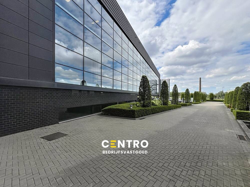 Handelszaak te  huur in Kortrijk 8500 0.00€  slaapkamers 283.00m² - Zoekertje 548431