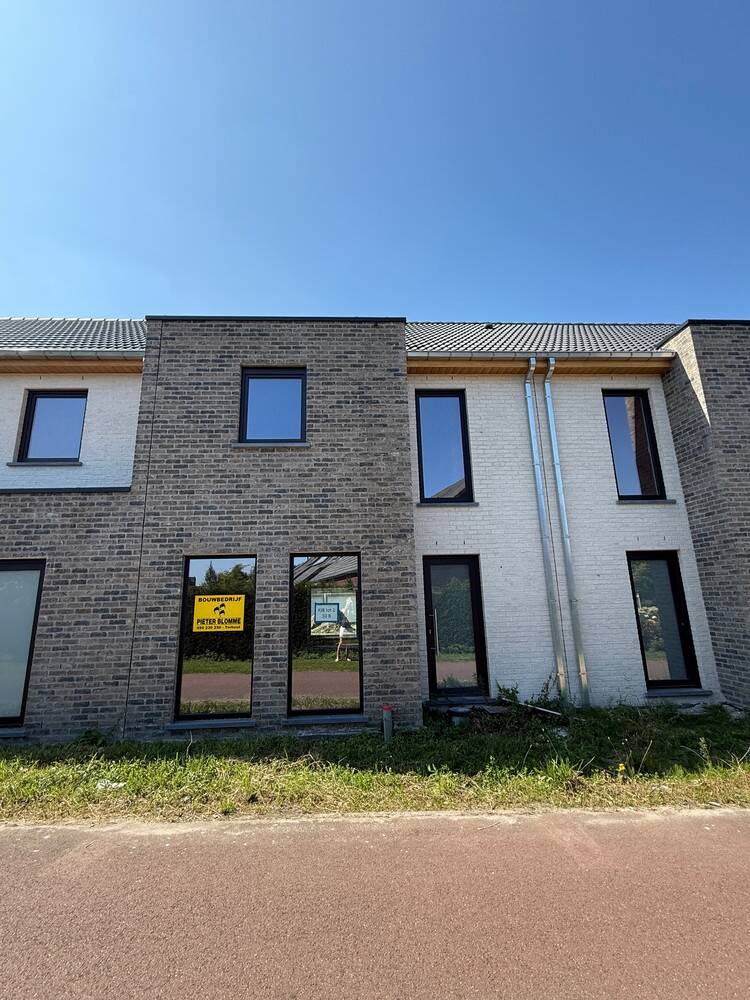Huis te koop in Assebroek 8310 379000.00€ 5 slaapkamers m² - Zoekertje 548550