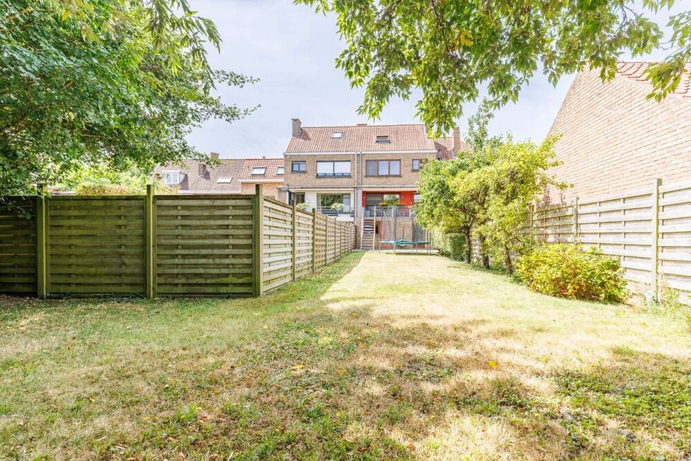 Huis te  koop in Brugge 8000 327000.00€ 4 slaapkamers 180.00m² - Zoekertje 551758