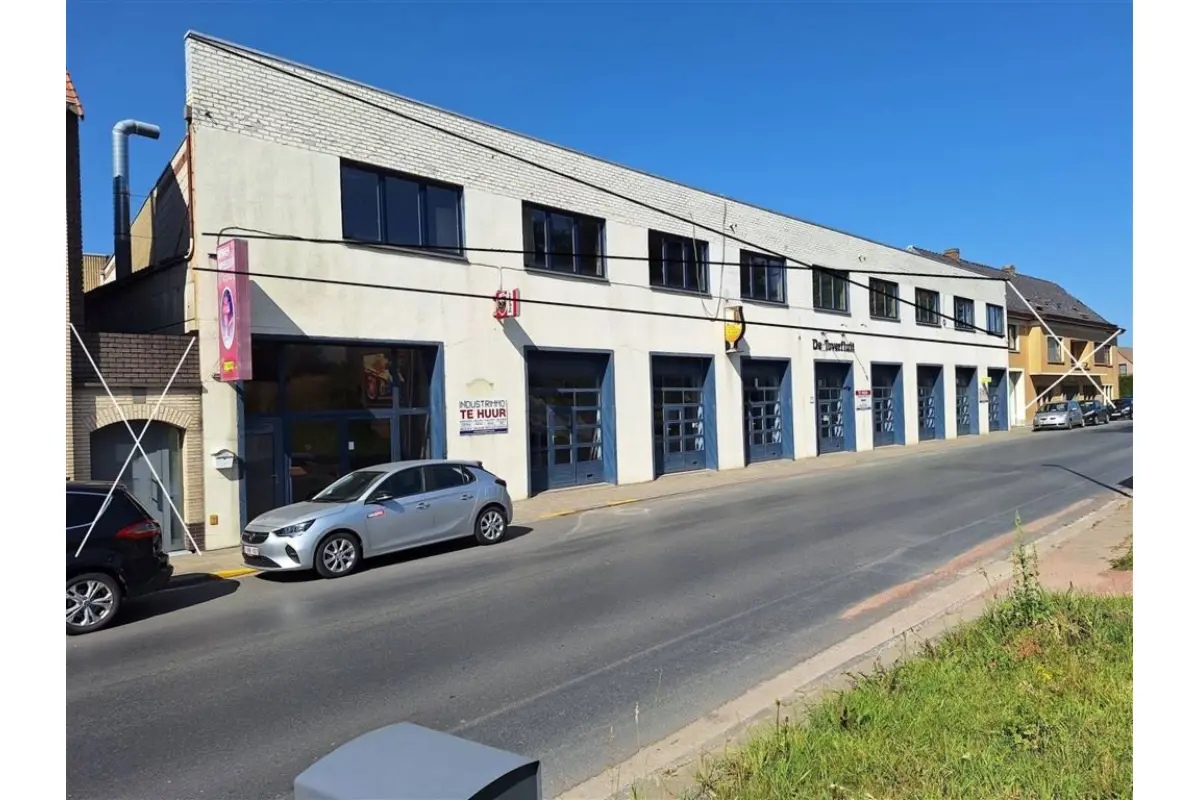 Handelszaak te  huur in Deerlijk 8540 2000.00€  slaapkamers 1075.00m² - Zoekertje 552069