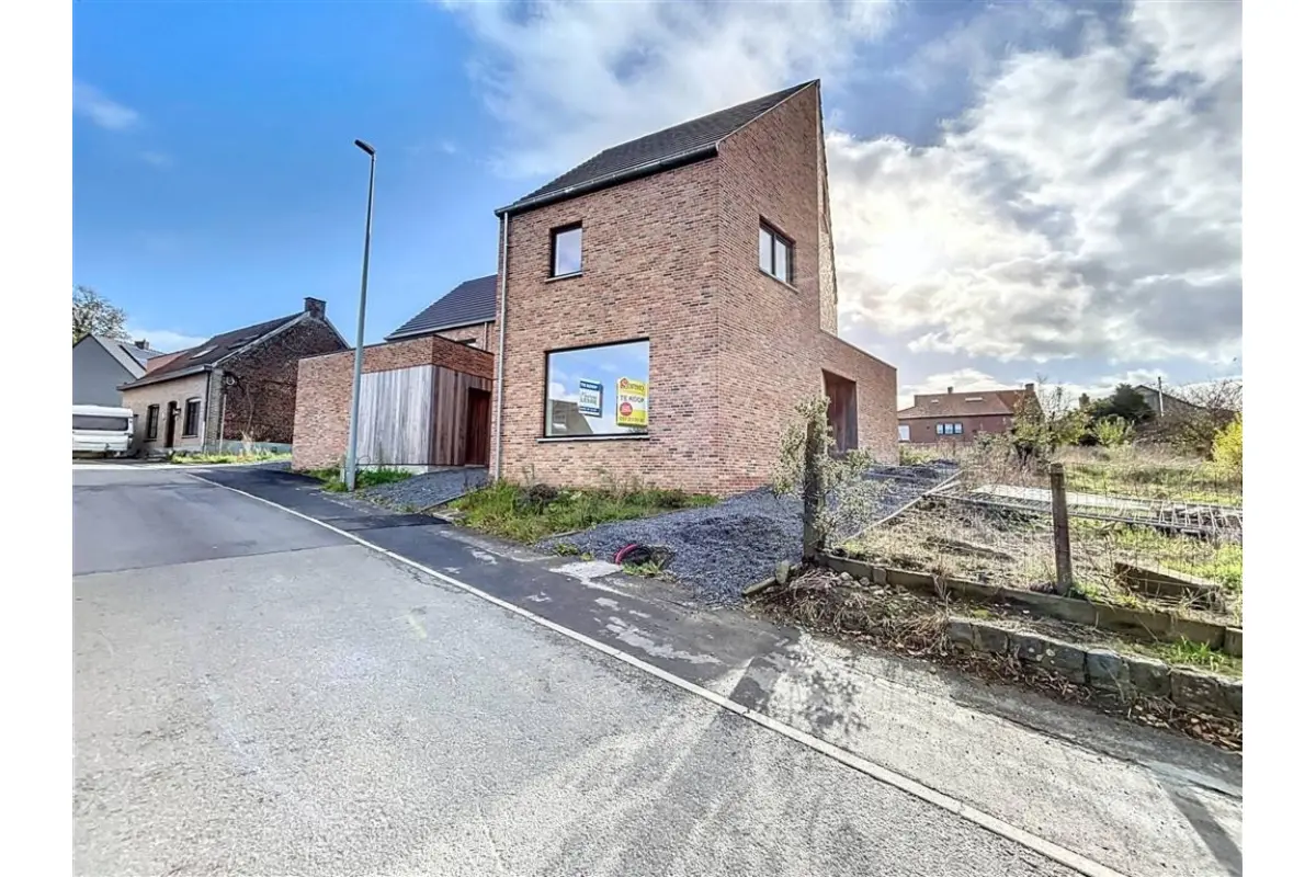 Huis te  koop in Houthulst 8650 358730.00€ 2 slaapkamers 149.41m² - Zoekertje 551558