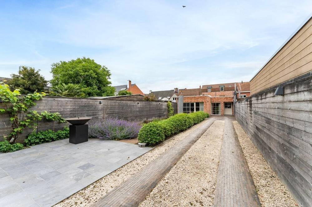 Huis te  koop in Aarsele 8700 575000.00€ 5 slaapkamers 446.00m² - Zoekertje 552158