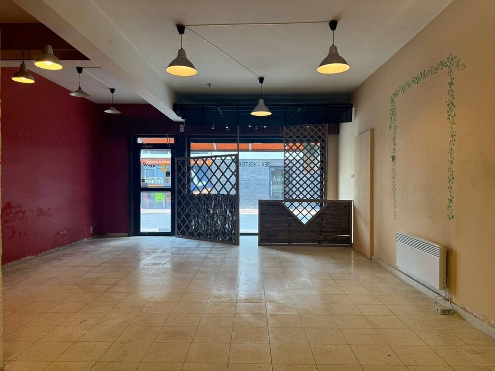 Handelszaak te koop in Bredene 8450 95000.00€ slaapkamers m² - Zoekertje 552162
