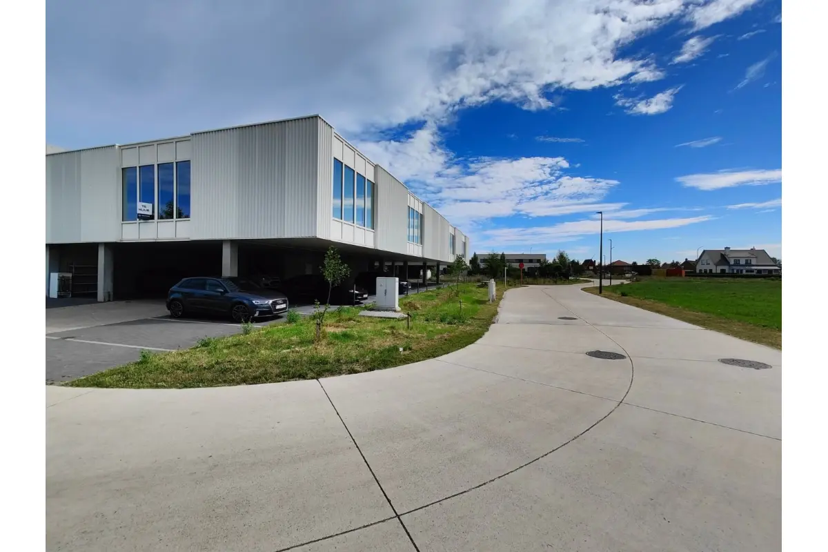 Handelszaak te  huur in Blankenberge 8370 1950.00€  slaapkamers 177.00m² - Zoekertje 552986