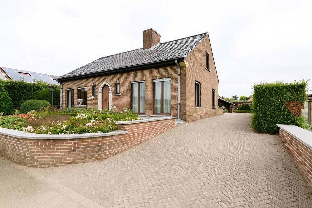 Huis te koop in Tielt 8700 398000.00€ 2 slaapkamers 161.00m² - Zoekertje 553344