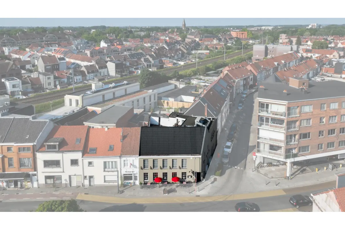 Handelszaak te  in Kortrijk 8500 675000.00€  slaapkamers 466.00m² - Zoekertje 553595