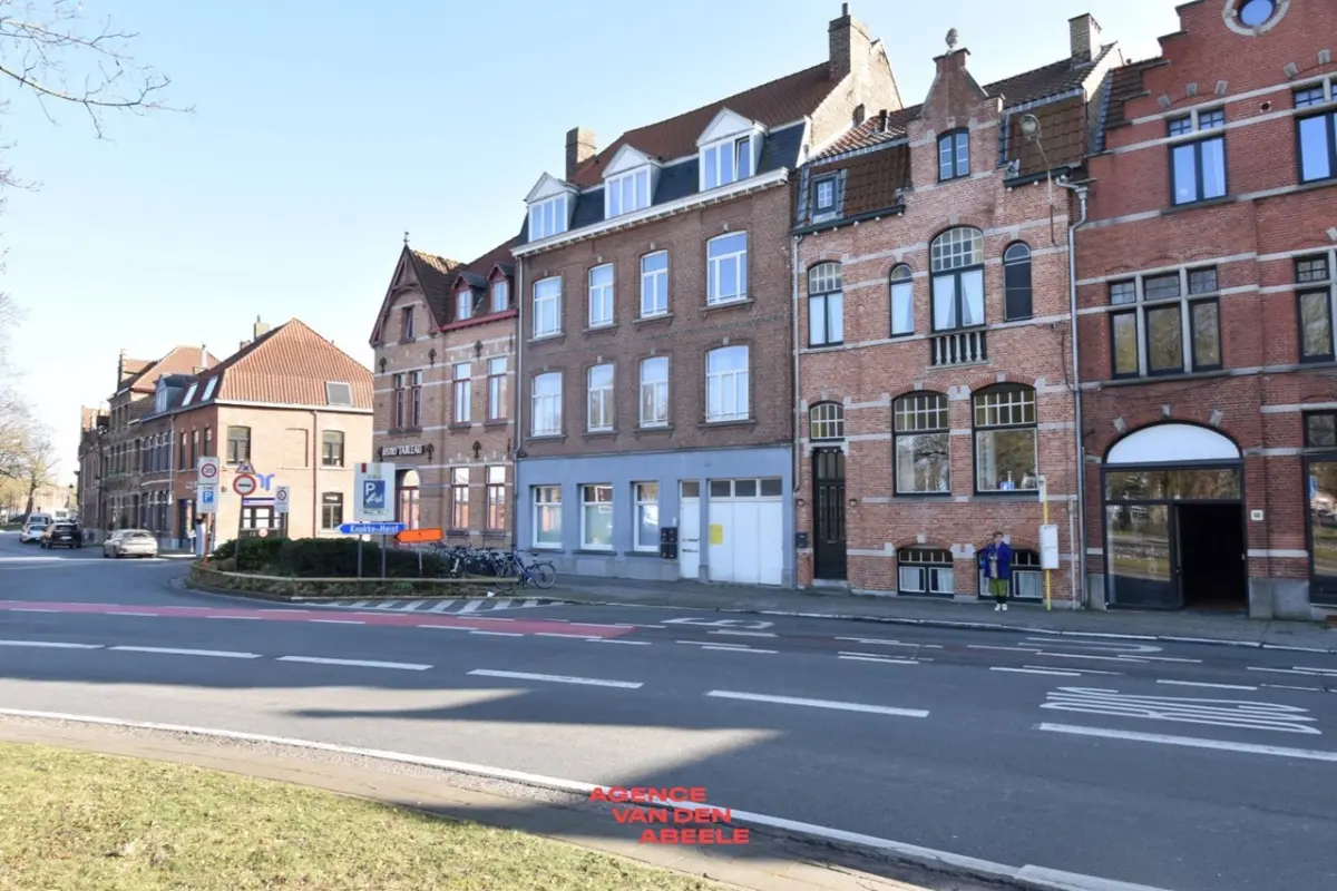 Appartementsgebouw te  koop in Brugge 8000 770000.00€ 7 slaapkamers 306.00m² - Zoekertje 552910