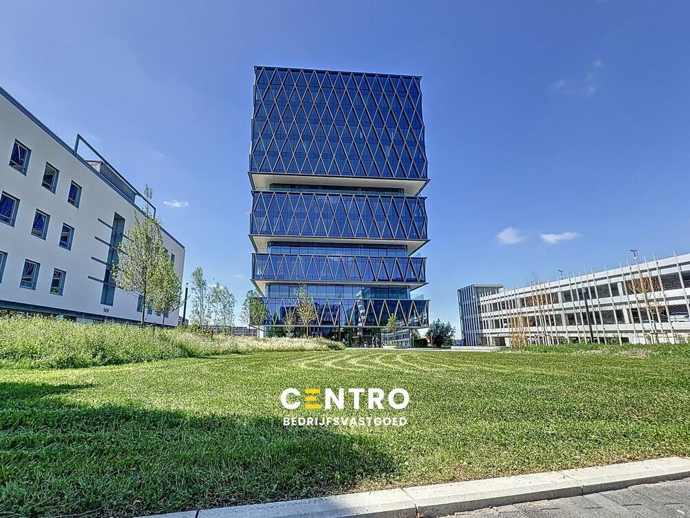 Handelszaak te  huur in Roeselare 8800 2380.00€  slaapkamers 237.76m² - Zoekertje 556077