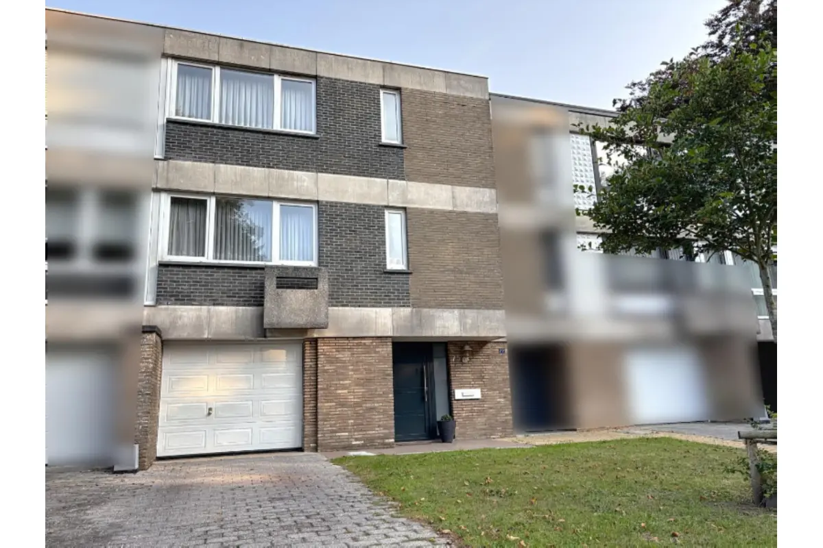 Huis te  koop in Sint-Michiels 8200 380000.00€ 3 slaapkamers 156.00m² - Zoekertje 554428