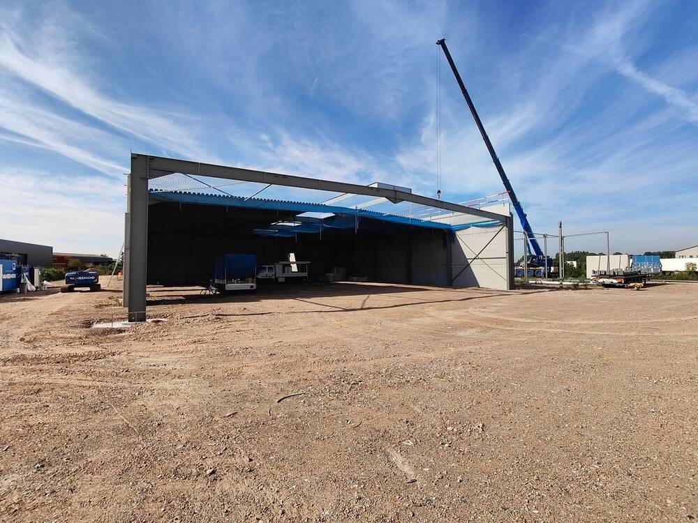 Handelszaak te  koop in Zedelgem 8210 457250.00€  slaapkamers 335.00m² - Zoekertje 557665