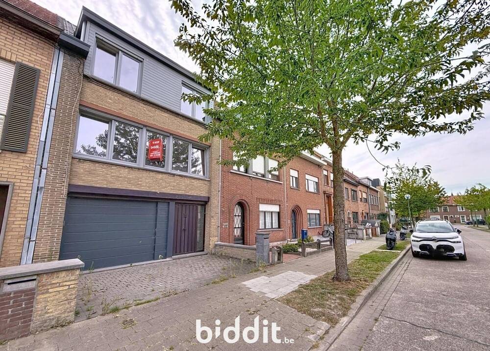 Huis te  koop in Brugge 8000 175000.00€ 2 slaapkamers 165.00m² - Zoekertje 558322