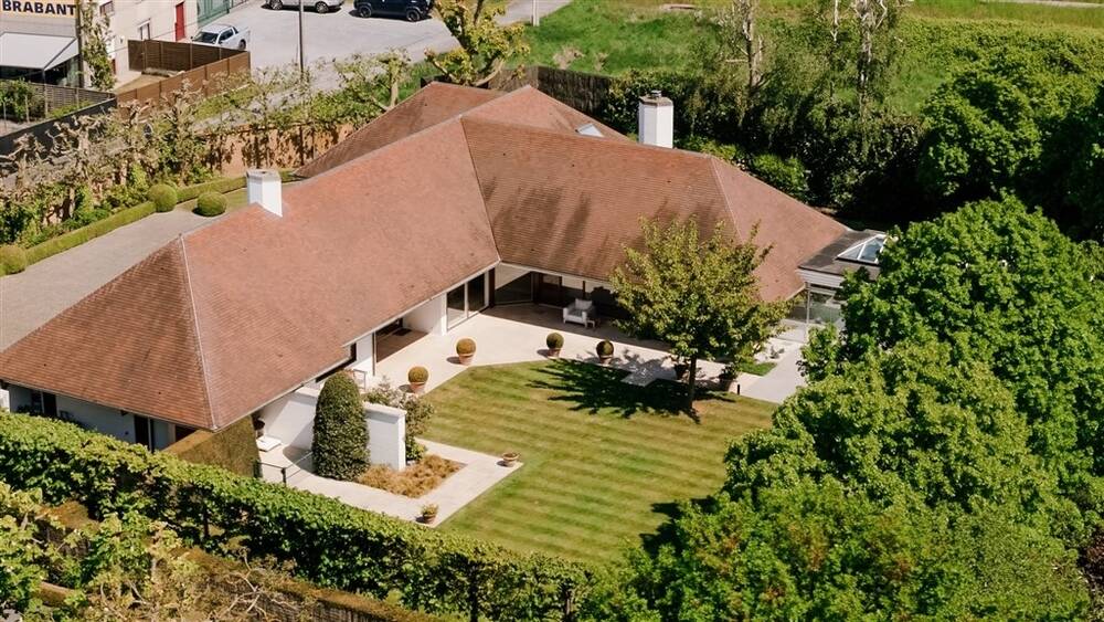 Huis te koop in Harelbeke 8530 1650000.00€ 4 slaapkamers 520.00m² - Zoekertje 560174