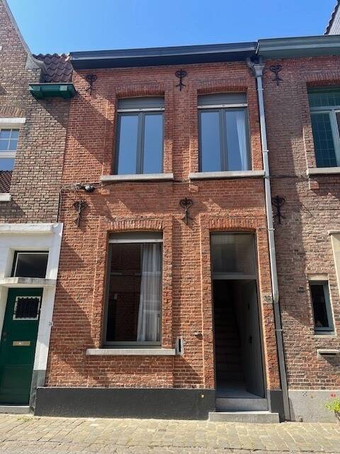 Huis te  koop in Brugge 8000 290000.00€ 2 slaapkamers 100.00m² - Zoekertje 560701