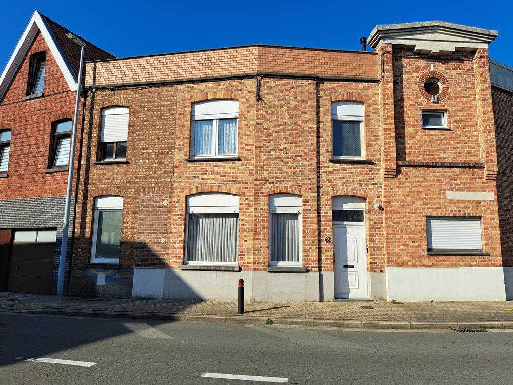 Huis te  koop in Wevelgem 8560 160000.00€ 4 slaapkamers 170.00m² - Zoekertje 562556
