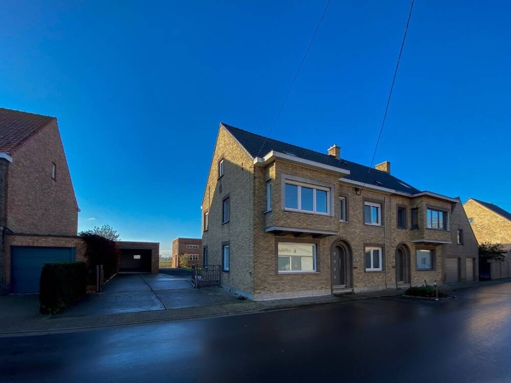Huis te  in Diksmuide 8600 900.00€ 4 slaapkamers 176.00m² - Zoekertje 563346