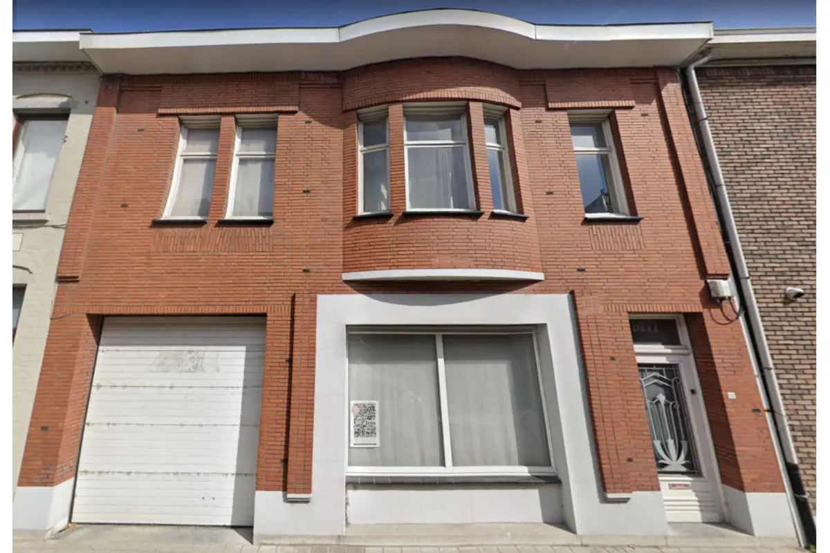 Huis te  koop in Kuurne 8520 249000.00€ 4 slaapkamers 300.00m² - Zoekertje 563628