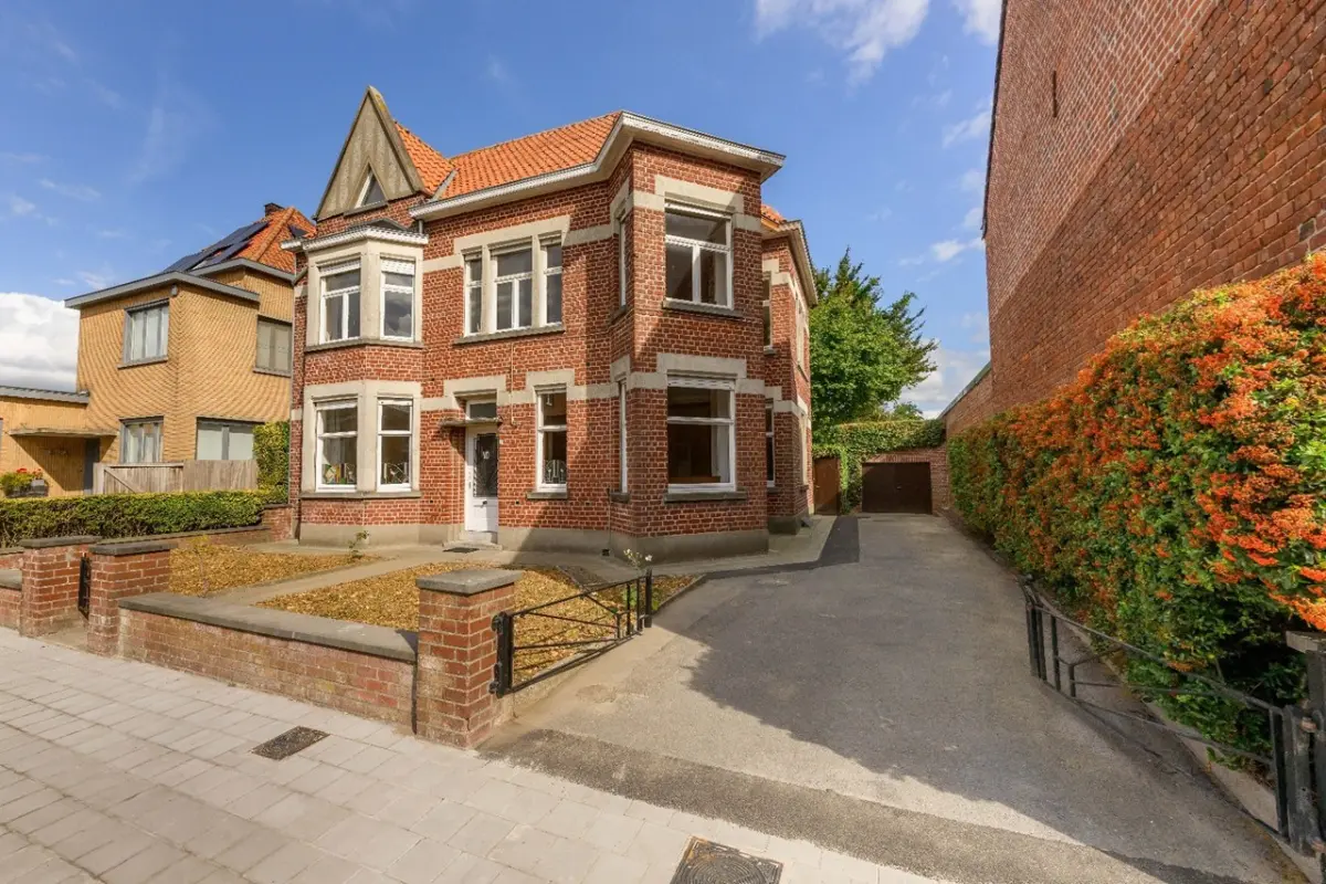 Villa te  koop in Ardooie 8850 448000.00€ 3 slaapkamers 278.00m² - Zoekertje 563347