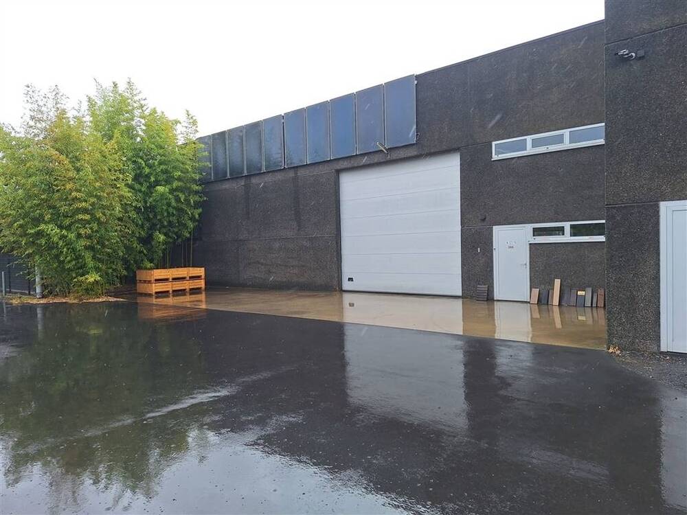 Handelszaak te  huur in Sint-Eloois-Vijve 8793 1250.00€  slaapkamers m² - Zoekertje 564814