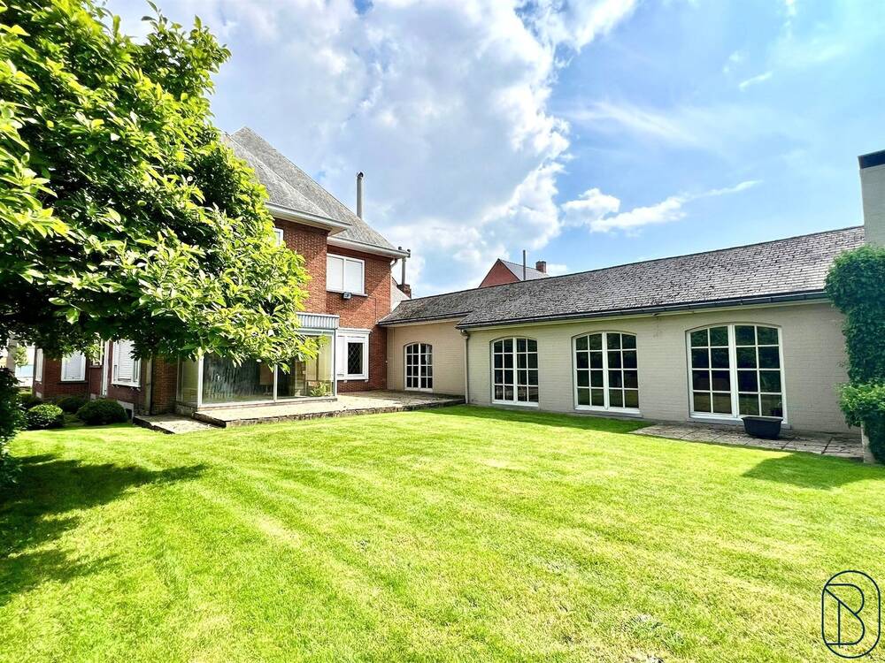Villa te  koop in Meulebeke 8760 465000.00€ 4 slaapkamers 500.00m² - Zoekertje 565384