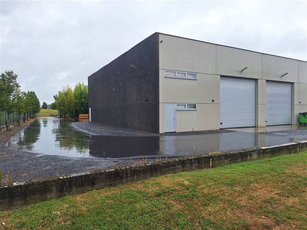 Handelszaak te  huur in Sint-Eloois-Vijve 8793 800.00€  slaapkamers m² - Zoekertje 564815