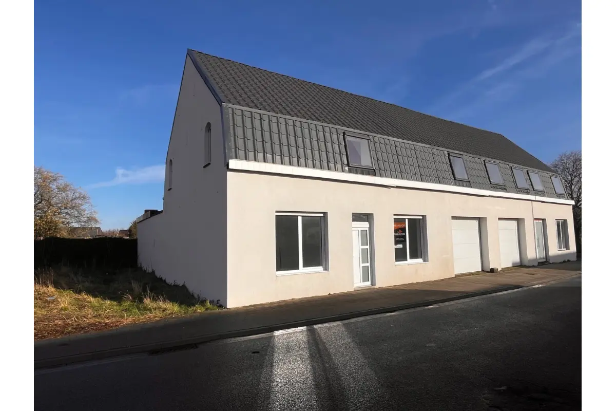 Huis te  in Roeselare 8800 299000.00€ 4 slaapkamers 208.00m² - Zoekertje 565804