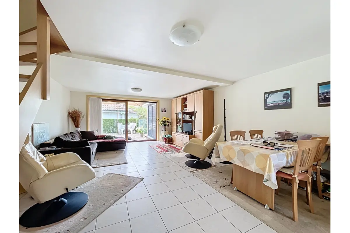 Villa te  koop in Oostduinkerke 8670 185000.00€ 2 slaapkamers m² - Zoekertje 567157