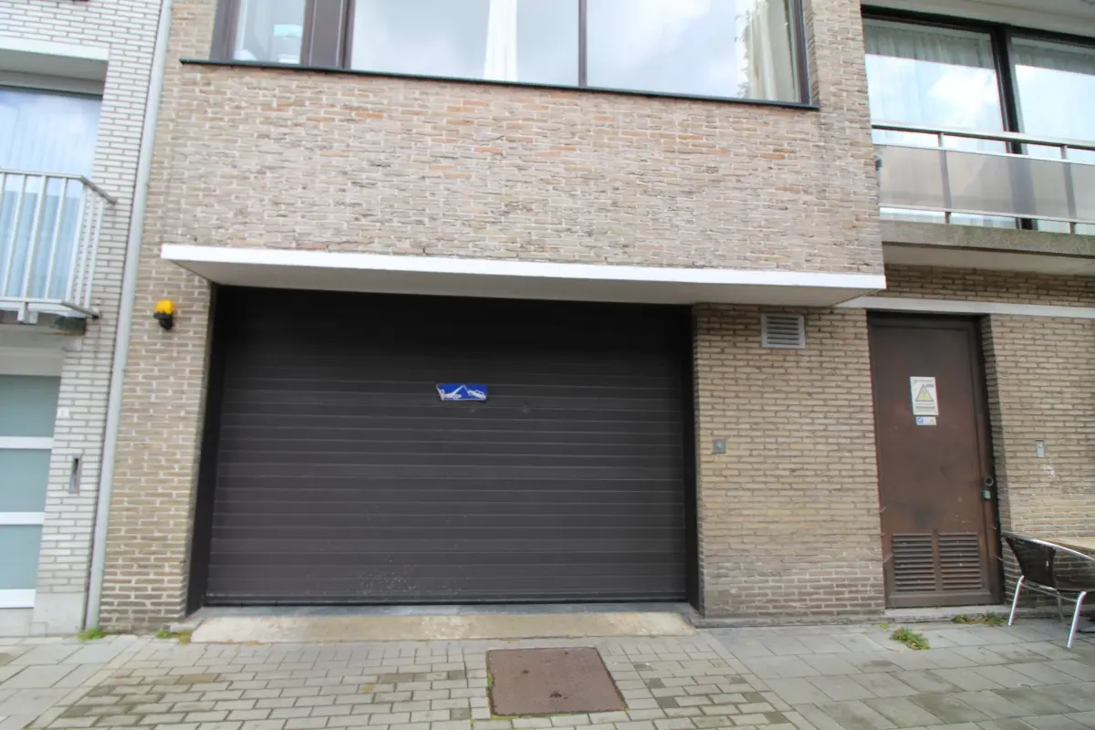 Parking & garage te  huur in Sint-Kruis 8310 80.00€  slaapkamers m² - Zoekertje 569613