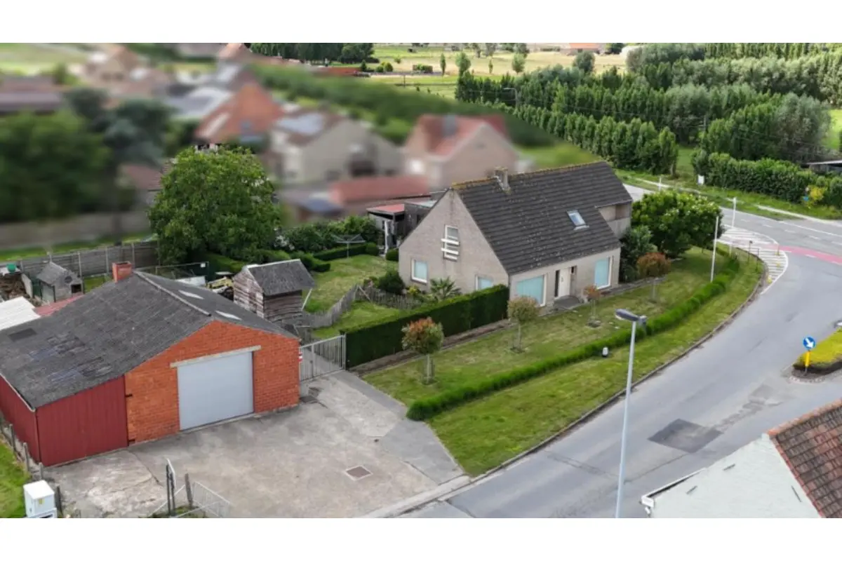 Huis te  koop in Zedelgem 8210 695000.00€ 5 slaapkamers 344.00m² - Zoekertje 569108