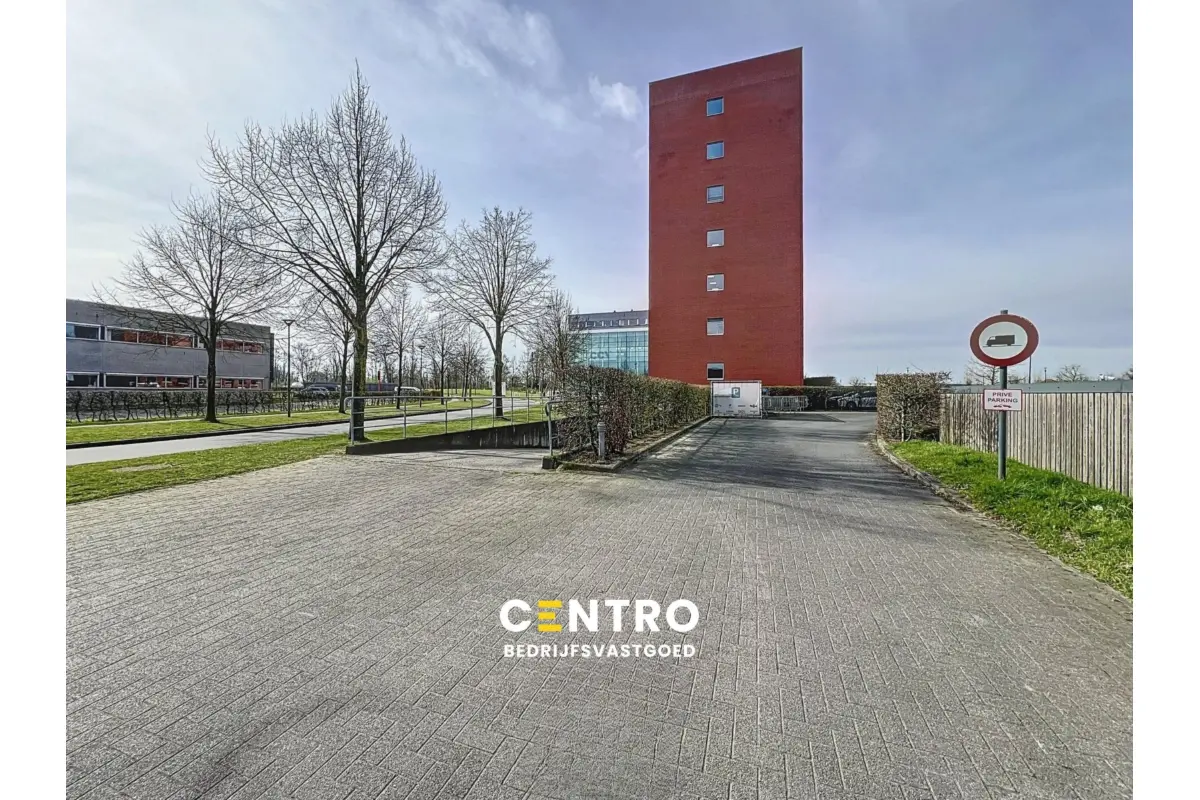 Handelszaak te  huur in Ieper 8900 0.00€  slaapkamers 700.00m² - Zoekertje 569630