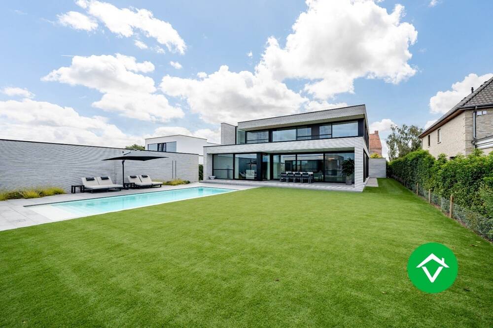 Villa te  koop in Koekelare 8680 0.00€ 5 slaapkamers 500.00m² - Zoekertje 568711