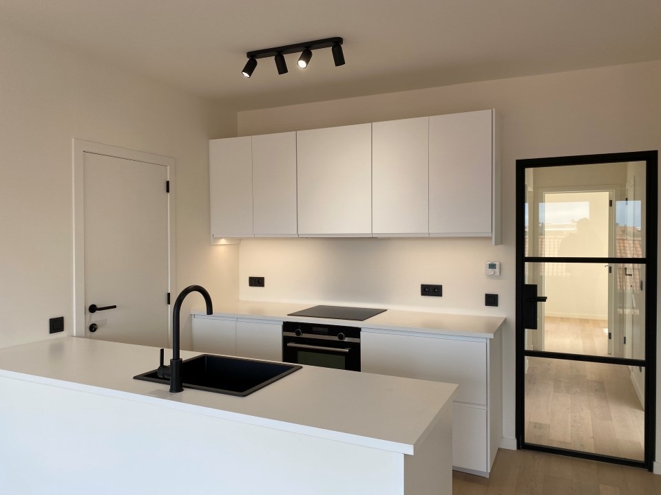 Appartement te  huur in Oostende 8400 850.00€ 2 slaapkamers m² - Zoekertje 569055