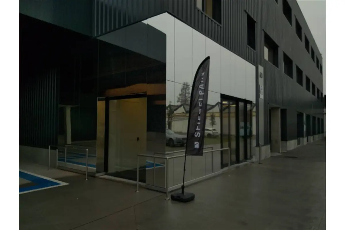 Handelszaak te  huur in Deerlijk 8540 540.00€  slaapkamers m² - Zoekertje 570260