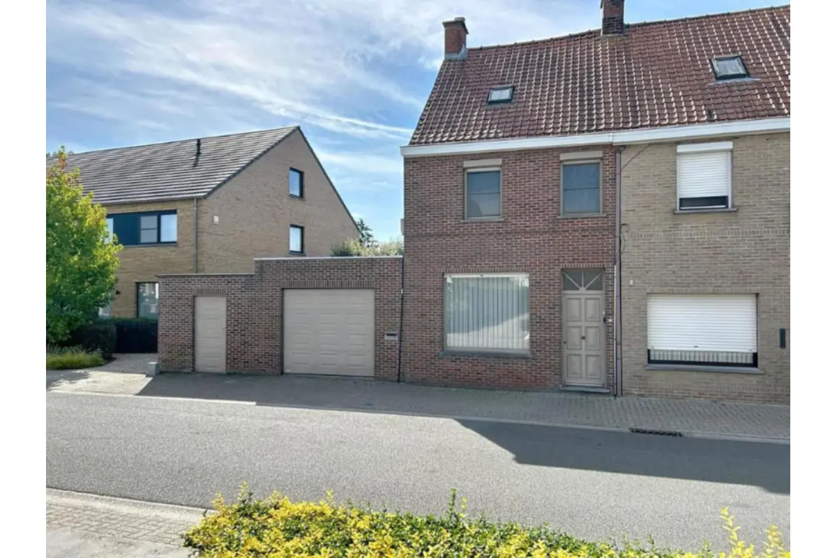 Huis te  koop in Izegem 8870 285000.00€ 3 slaapkamers 224.00m² - Zoekertje 569112