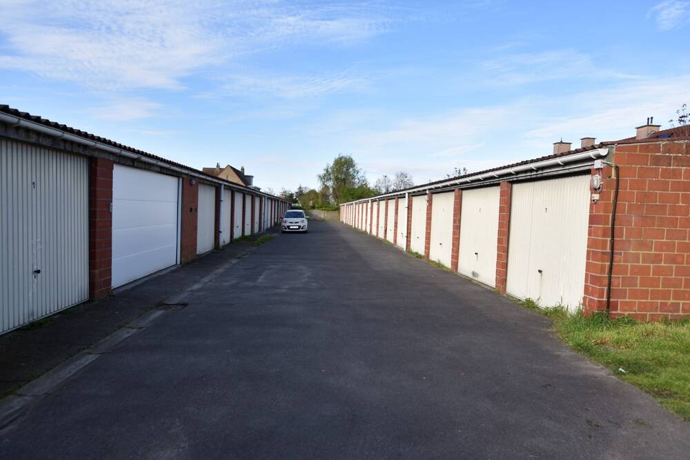 Parking & garage te huur in Assebroek 8310 85.00€ slaapkamers m² - Zoekertje 570094