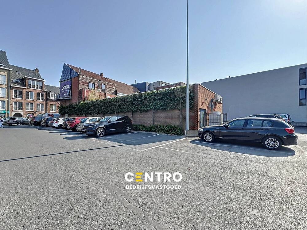 Handelszaak te  koop in Tielt 8700 0.00€ 2 slaapkamers 505.00m² - Zoekertje 569629