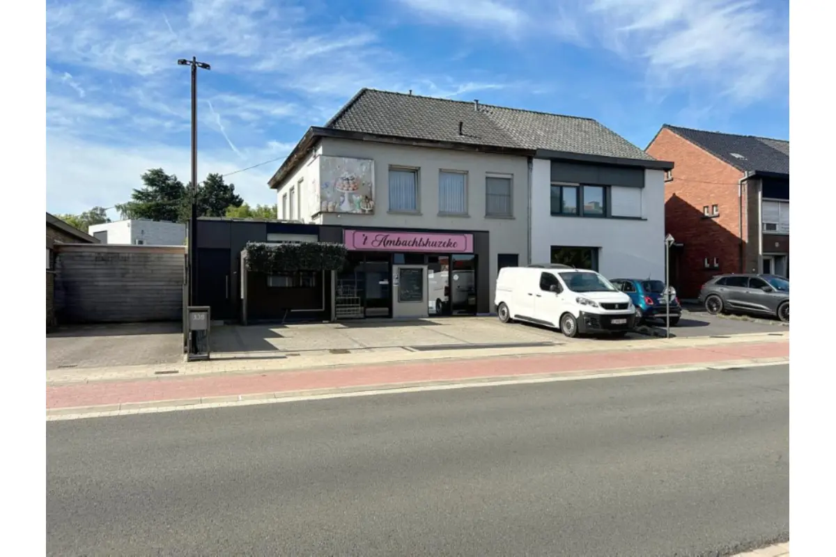 Handelszaak te  huur in Izegem 8870 1650.00€ 4 slaapkamers 363.00m² - Zoekertje 569123