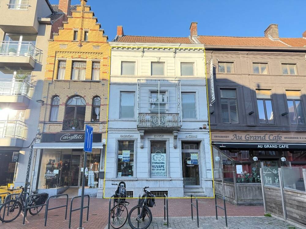 Handelszaak te  in Roeselare 8800 0.00€  slaapkamers m² - Zoekertje 571058
