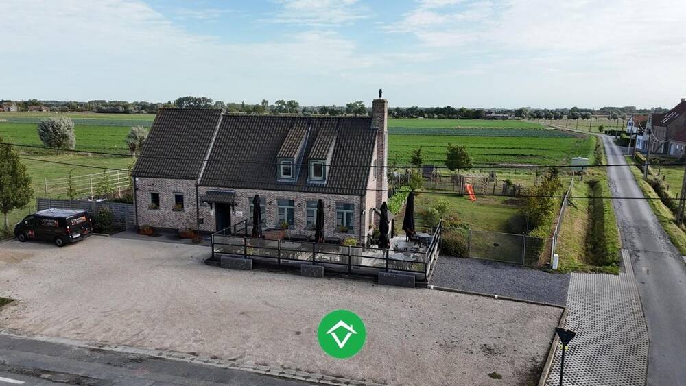 Handelszaak te  huur in Eernegem 8480 3875.00€  slaapkamers m² - Zoekertje 571083