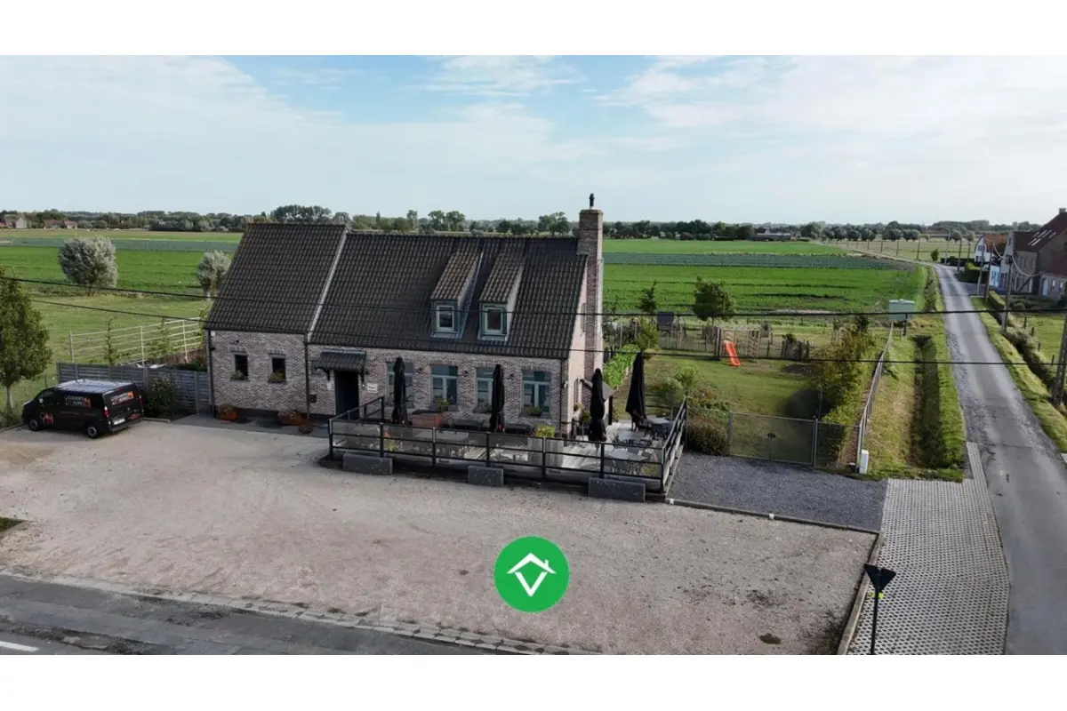 Handelszaak te  huur in Eernegem 8480 3875.00€  slaapkamers m² - Zoekertje 571083