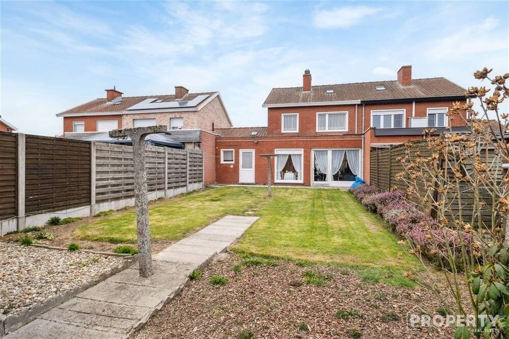 Huis te koop in Sint-Eloois-Winkel 8880 199000.00€ 3 slaapkamers 168.00m² - Zoekertje 571873