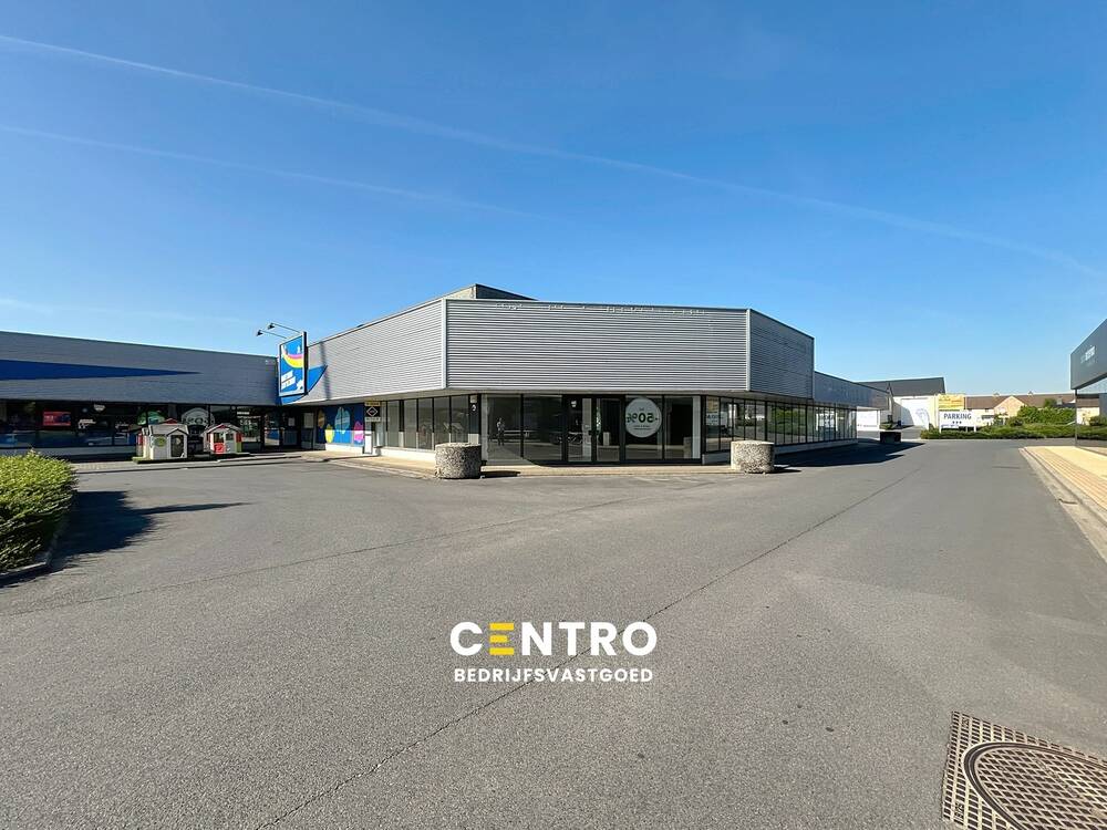 Handelszaak te  huur in Roeselare 8800 0.00€  slaapkamers 450.00m² - Zoekertje 572364