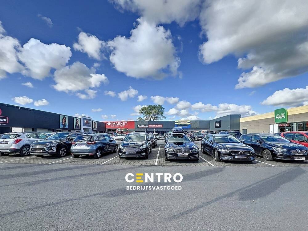 Handelszaak te  huur in Roeselare 8800 0.00€  slaapkamers 431.00m² - Zoekertje 572363