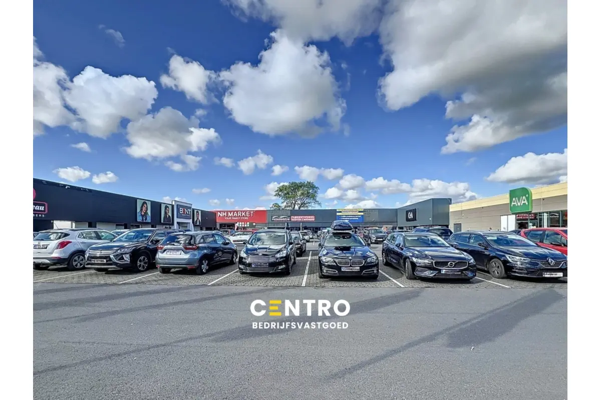 Handelszaak te  huur in Roeselare 8800 0.00€  slaapkamers 431.00m² - Zoekertje 572363