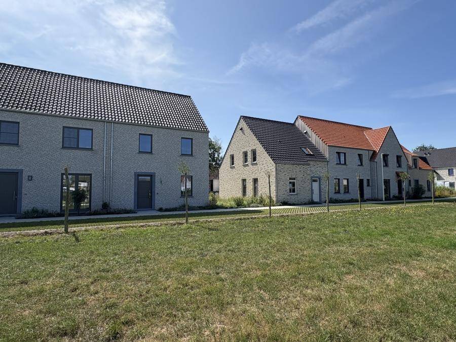 Huis te  huur in Nieuwpoort 8620 1300.00€ 3 slaapkamers 163.00m² - Zoekertje 572171