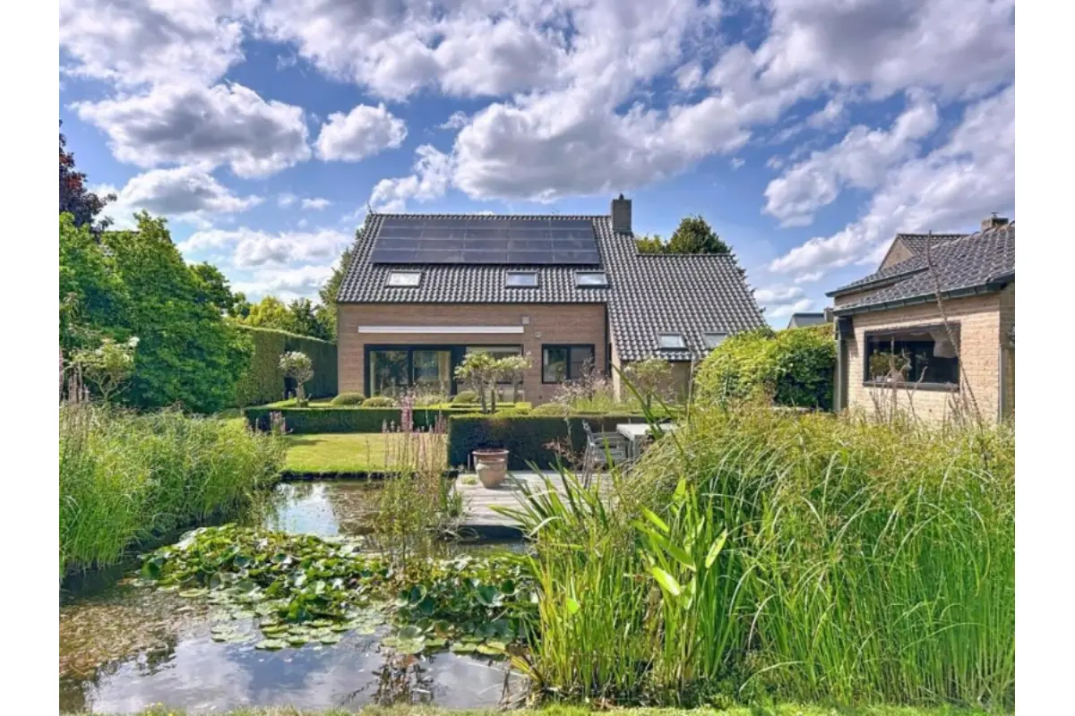 Huis te  koop in Koekelare 8680 595000.00€ 5 slaapkamers 263.00m² - Zoekertje 572203