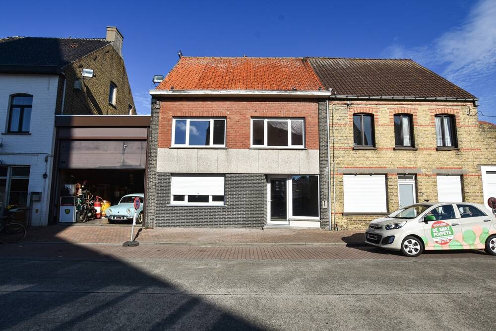 Huis te  huur in Torhout 8820 950.00€ 3 slaapkamers 246.00m² - Zoekertje 573674