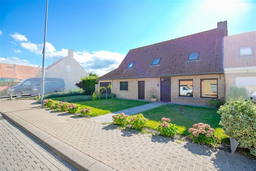 Huis te koop in Veurne 8630 389000.00€ 2 slaapkamers m² - Zoekertje 573920